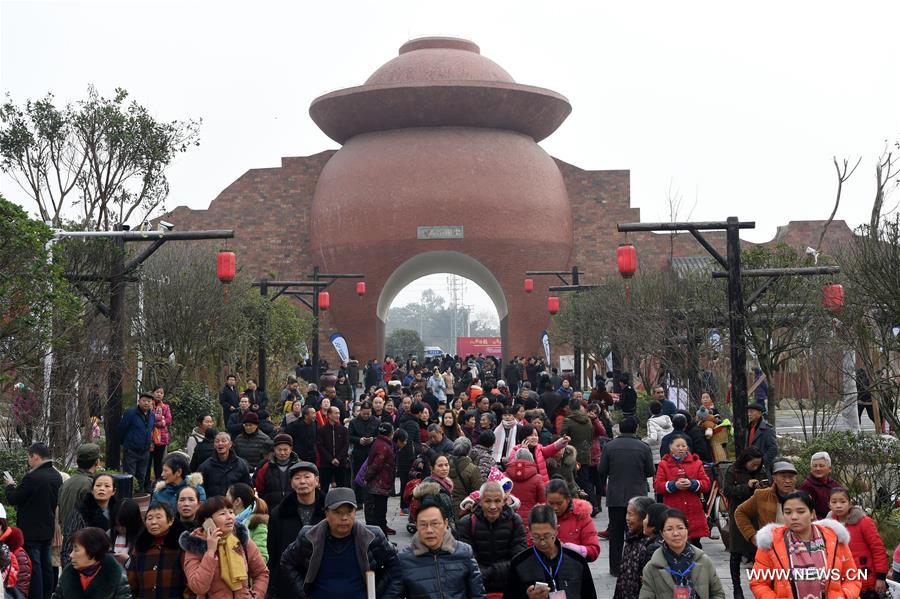 CHINA-CHONGQING-POTTERY MAKING-TOURIST TOWN (CN)