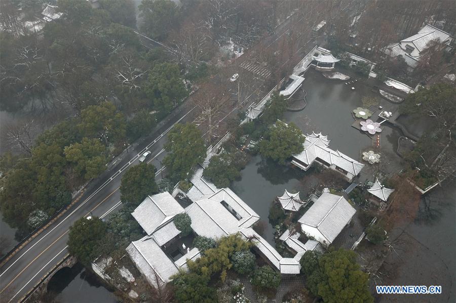 CHINA-ZHEJIANG-HANGZHOU-SNOWFALL (CN)