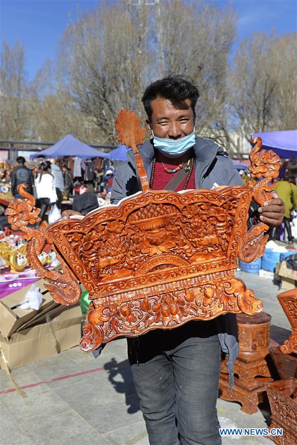 (MOMENTS FOREVER)(FESTIVECHINA)CHINA-SPRING FESTIVAL-ETHNIC MINORITIES (CN)