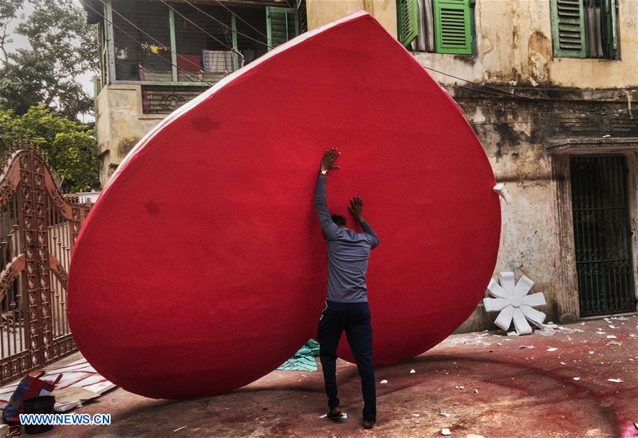 INDIA-KOLKATA-VALENTINE'S DAY-PREPARATIONS