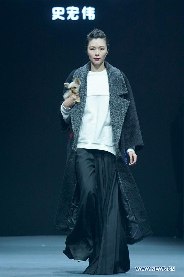 CHINA-BEIJING-FASHION WEEK-SHI HONGWEI (CN)