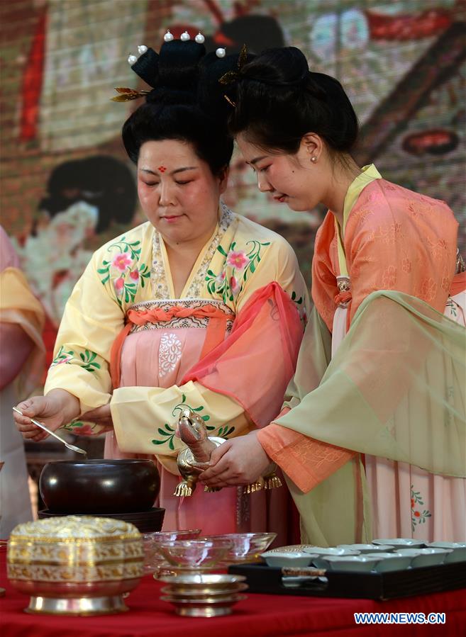 CHINA-SHAANXI-XI'AN-TEA ART