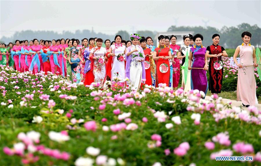 #CHINA-ANHUI-BOZHOU-CHEONGSAM FESTIVAL (CN)