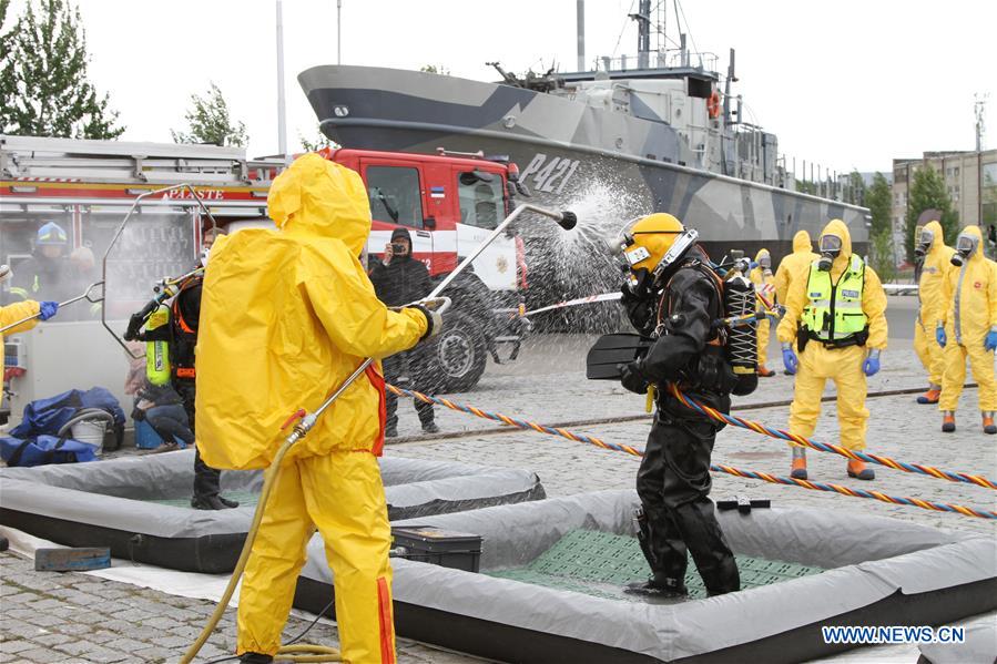 ESTONIA-TALLINN-RESCUE-DECONTAMINATION-EXERCISE