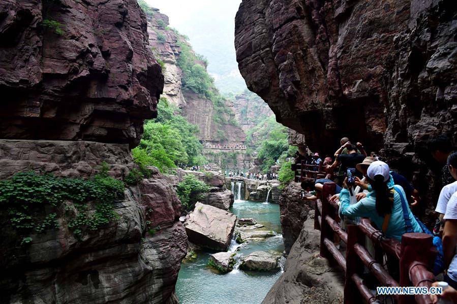 CHINA-HENAN-JIAOZUO-HONGSHI GORGE (CN)