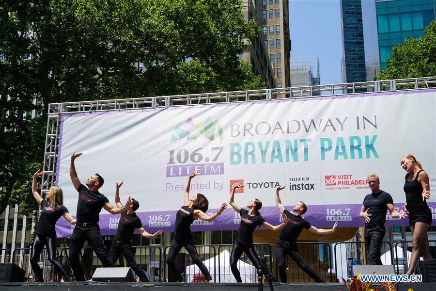 U.S.-NEW YORK-BRYANT PARK-BROADWAY PERFORMANCE