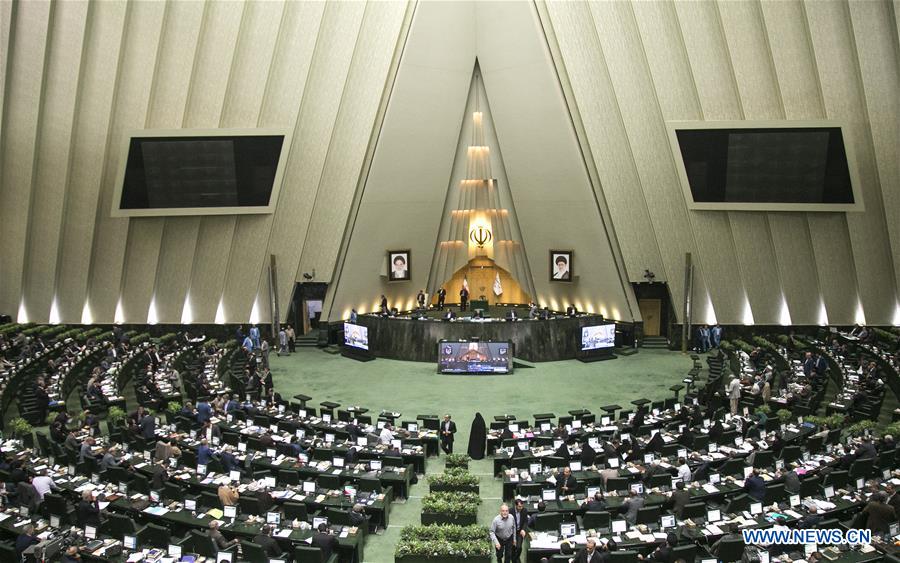 IRAN-TEHRAN-ECONOMY-PARLIAMENT-IMPEACHMENT