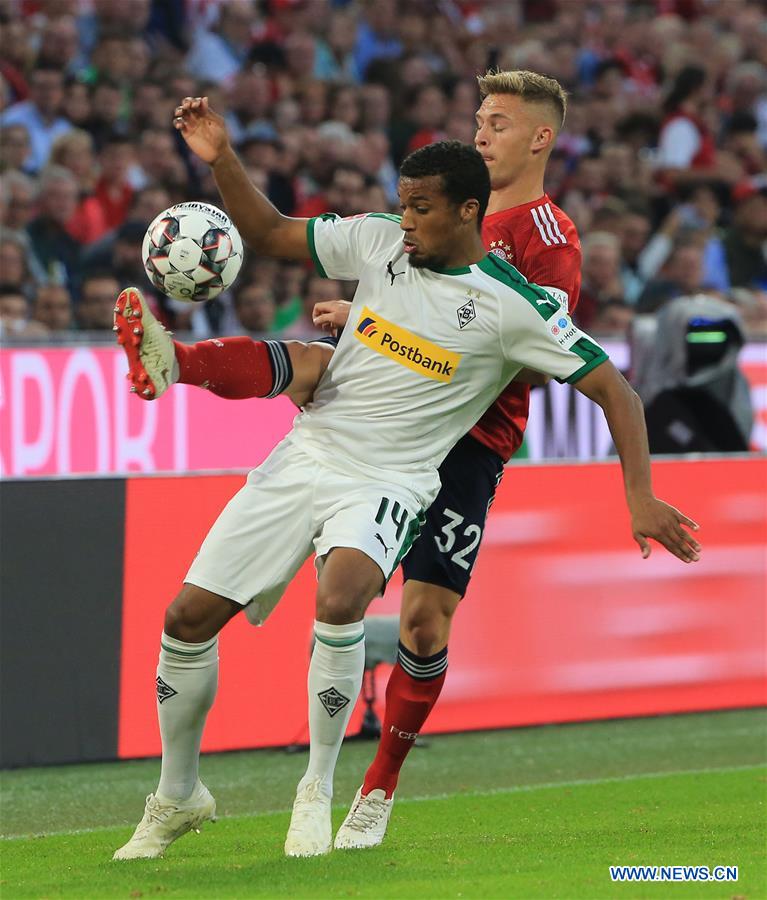 (SP)GERMANY-MUNICH-SOCCER-BUNDESLIGA-BAYERN MUNICH VS MOENCHENGLADBACH