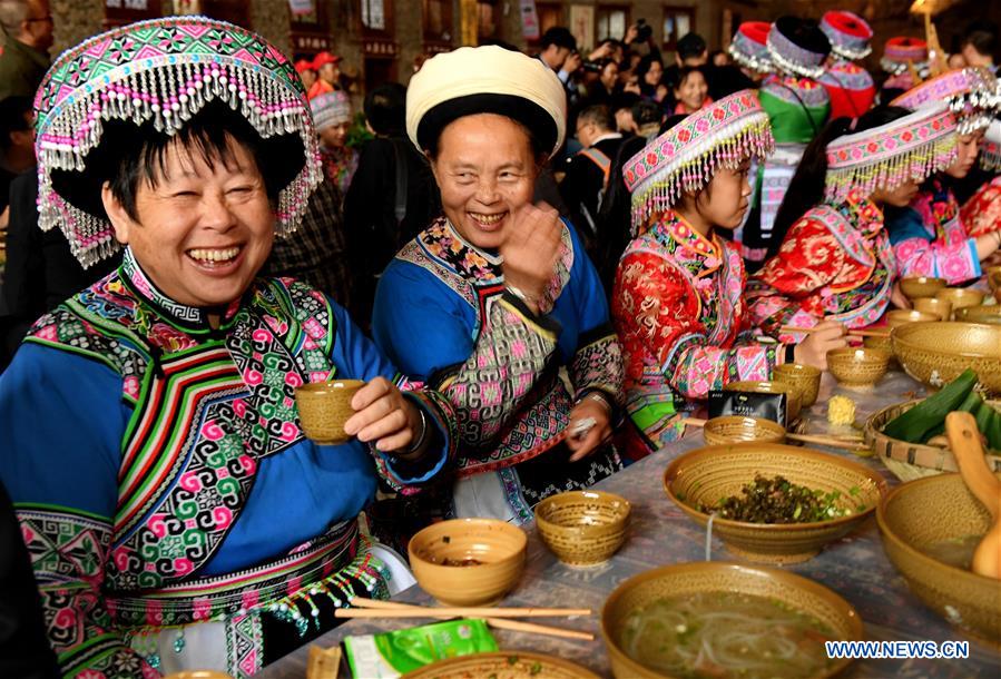 CHINA-SICHUAN-XINGWEN-ETHNIC CULTURE-LONG TABLE BANQUET (CN)