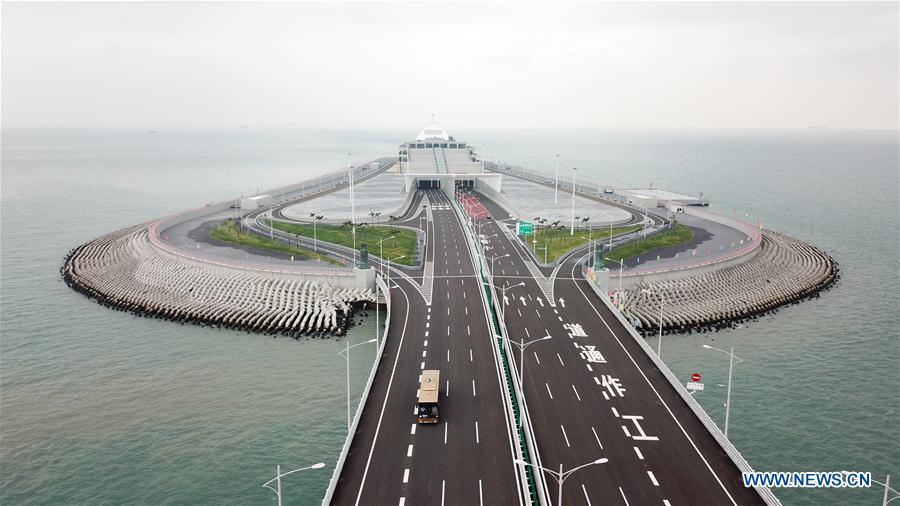 CHINA-HONG KONG-ZHUHAI-MACAO BRIDGE-PUBLIC TRAFFIC-OPEN (CN)