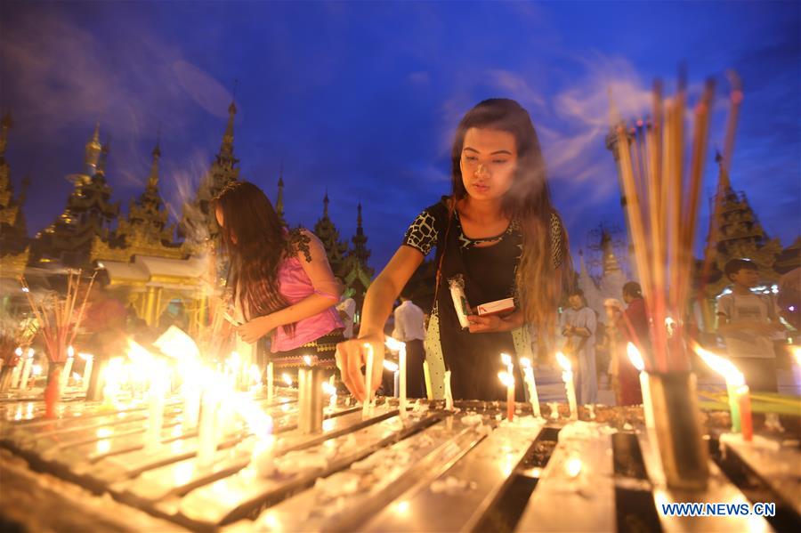  MYANMAR-YANGON-THADINGYUT FESTIVAL