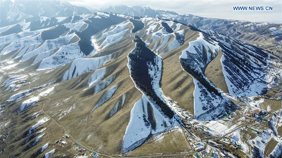 CHINA-XINJIANG-URUMQI-SNOWFALL  (CN)