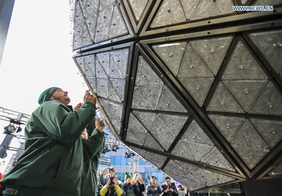 U.S.-NEW YORK-TIMES SQUARE-NEW YEAR'S EVE BALL-CRYSTAL TRIANGLES