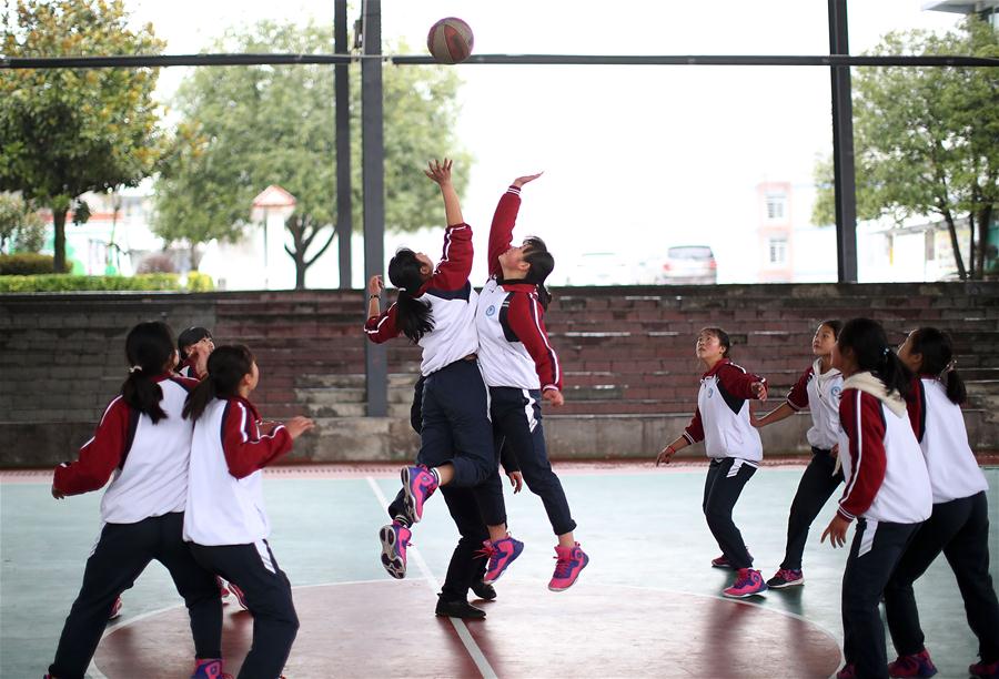 (SP)CHINA-SICHUAN-JULIAN-MIDDLE SCHOOL-BASKETBALL(CN)