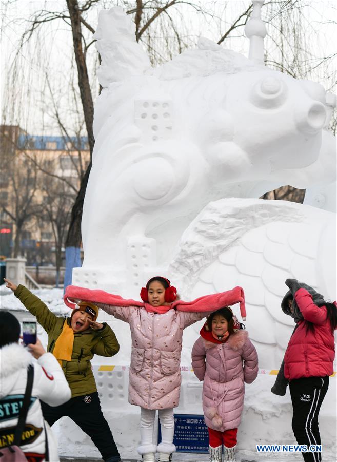 CHINA-HEILONGJIANG-HARBIN-COLLEGE STUDENT-SNOW SCULPTURE COMPETITION (CN)