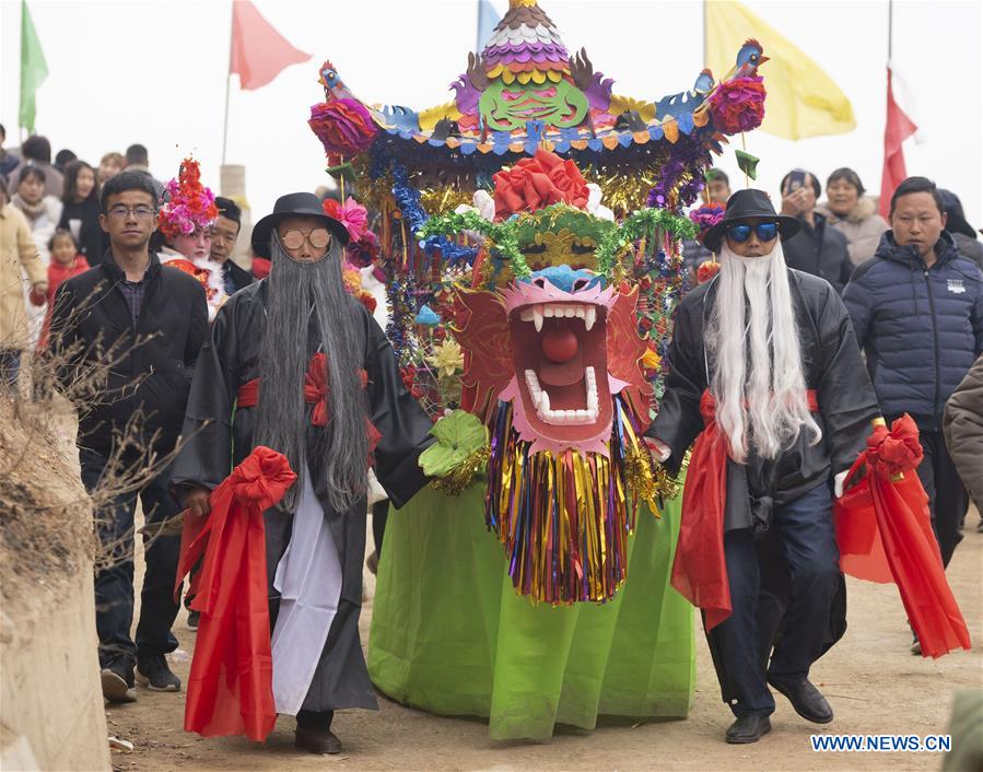 CHINA-GANSU-LONGNAN-LANTERN FESTIVAL-SHEHUO (CN)