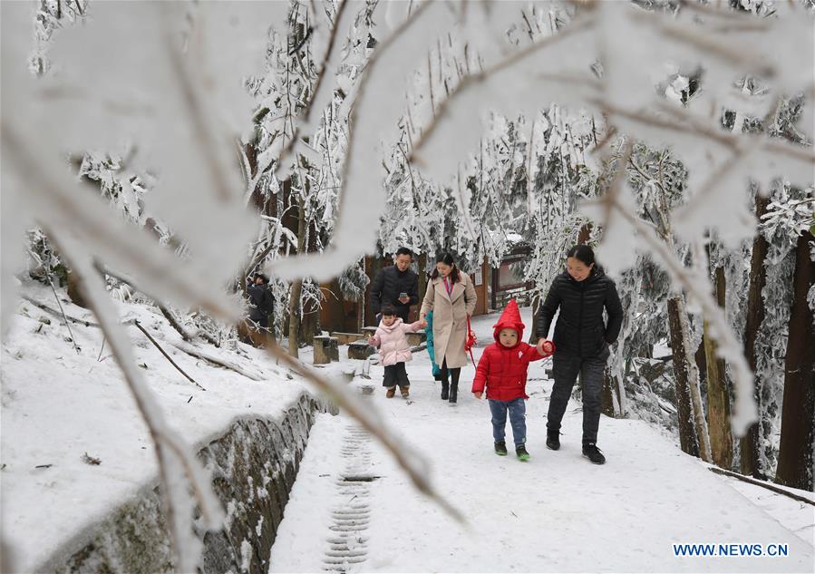 #CHINA-ZHANGJIAJIE-SNOWFALL (CN)