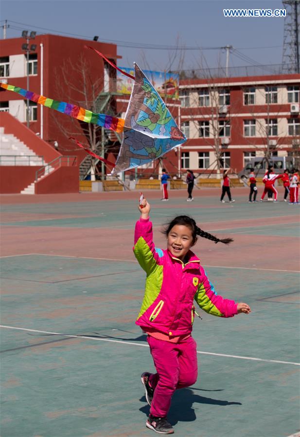 #CHINA-SPRING-CHILDREN-LEISURE-KITES (CN)