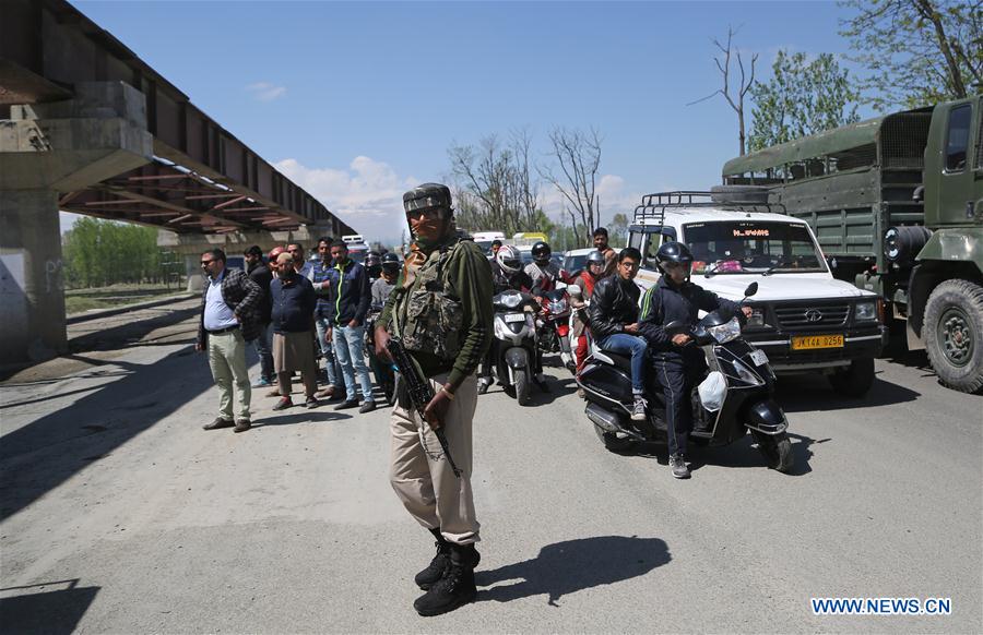 KASHMIR-SRINAGAR-SECURITY LOCKDOWN ON HIGHWAY