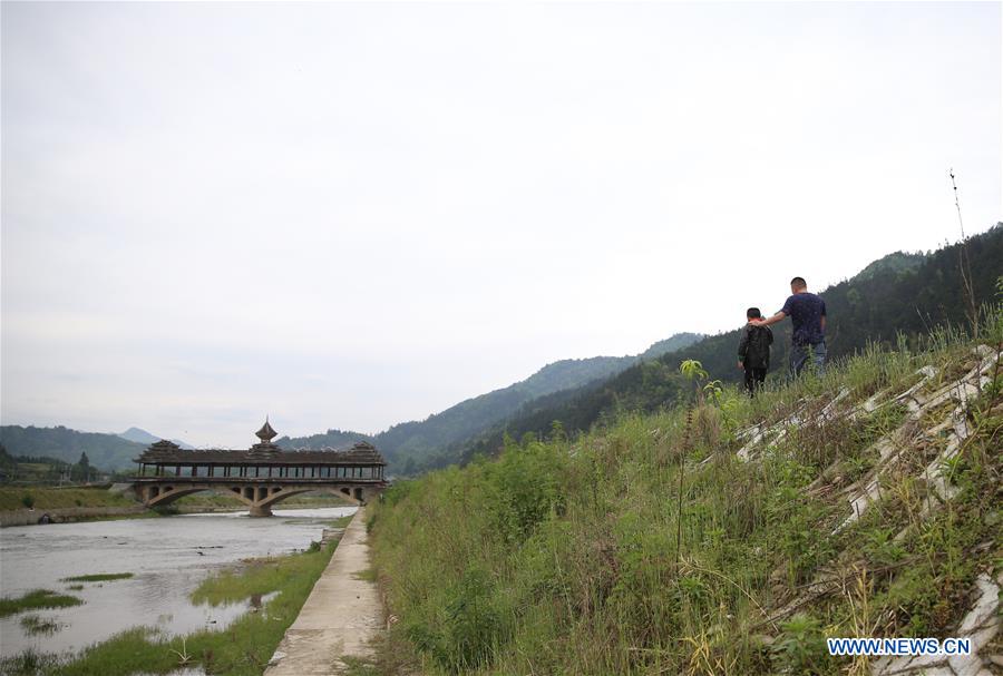 (SP)CHINA-GUIZHOU-LIPING-SIZHAI VILLAGE-TRADITIONAL WRESTLING (CN)