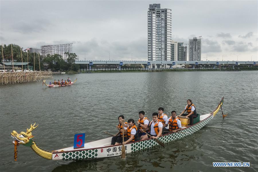 (SP)INDIA-KOLKATA-DRAGON BOAT FESTIVAL