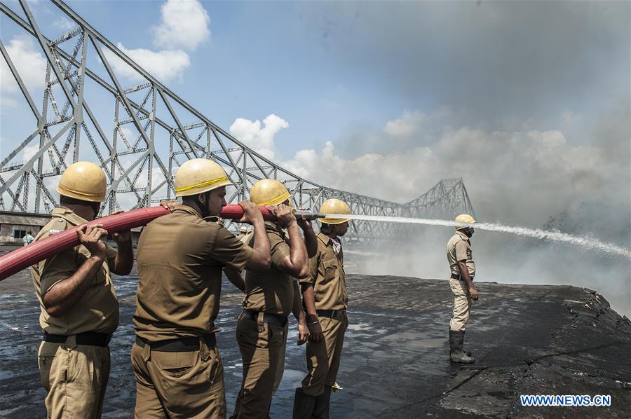 INDIA-KOLKATA-CHEMICAL STORAGE-FIRE 