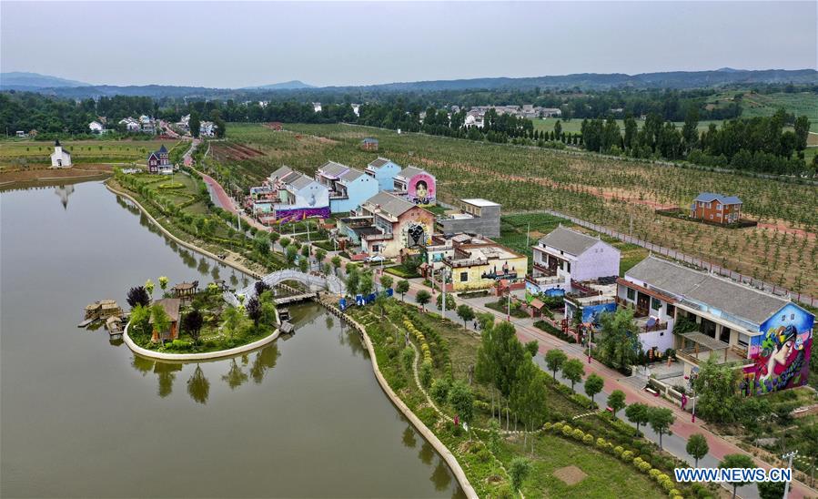 CHINA-SHAANXI-LUONAN-ROSE GARDEN (CN)