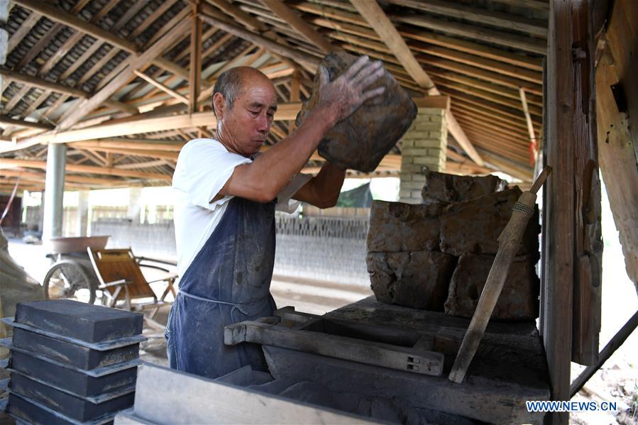 CHINA-ANHUI-CULTURAL HERITAGE-BRICK MAKING (CN)