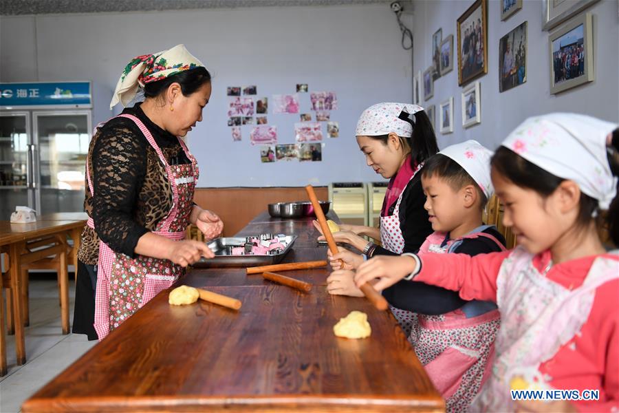 CHINA-INNER MONGOLIA-RUSSIAN BREAD SHOP (CN)