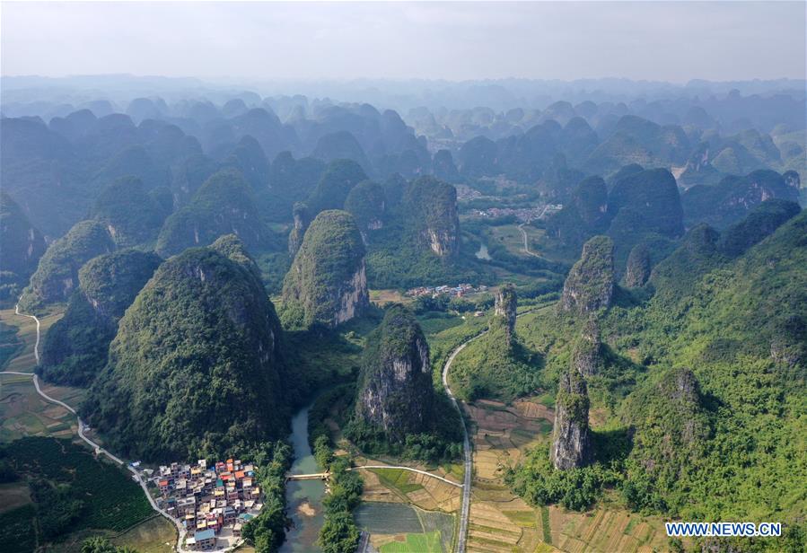 CHINA-GUANGXI-LUOCHENG-GEOPARK-SCENERY (CN)