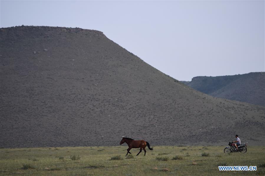 CHINA-INNER MONGOLIA-XILINHOT-PINGDING MOUNTAIN (CN)