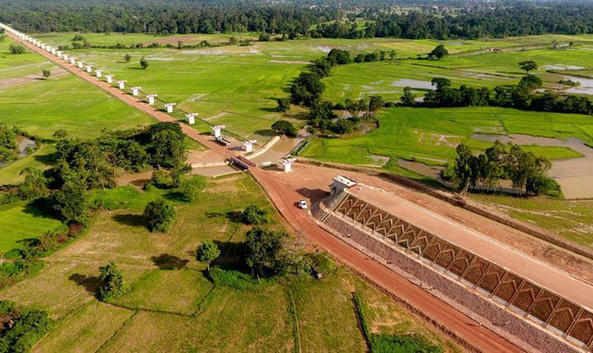 Main construction work of longest bridge along China-Laos railway completed