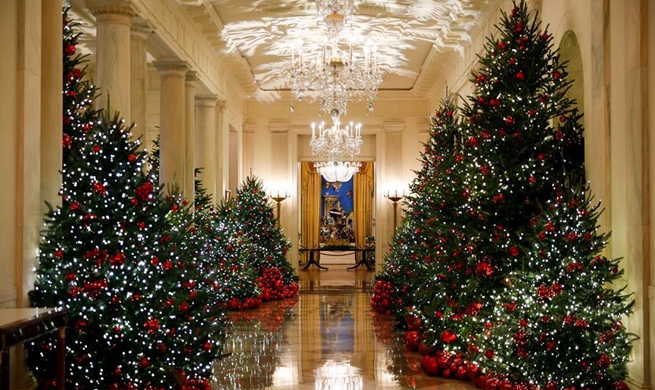 White House decorated for Christmas