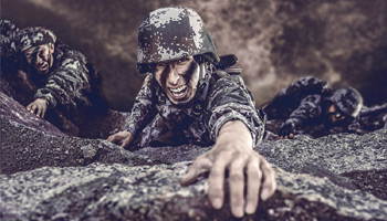 SWAT teams of PLA Shenyang MAC conduct "devil training"