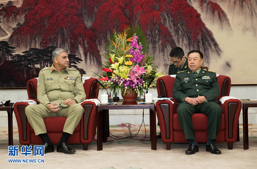 3月16日，中央軍委副主席范長龍會見來訪的巴基斯坦陸軍參謀長巴杰瓦。   新華社記者琚振華攝