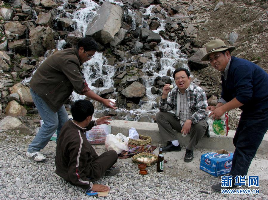 （新華全媒頭條·圖文互動）（3）一顆種子的答案——雪域高原播種者鐘揚(yáng)的“精神珠峰”