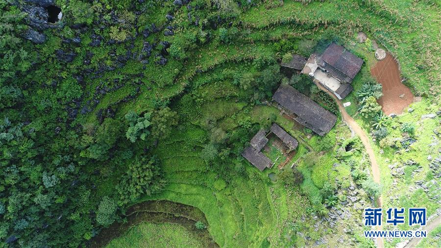 （在習(xí)近平新時代中國特色社會主義思想指引下——新時代新作為新篇章·圖文互動）（1）在山旮旯里創(chuàng)造奇跡——云南西疇依靠自力更生走上脫貧致富新路