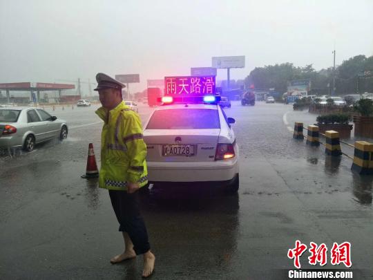 成都遭遇強降雨天氣過程蒲江降雨量已超300毫米