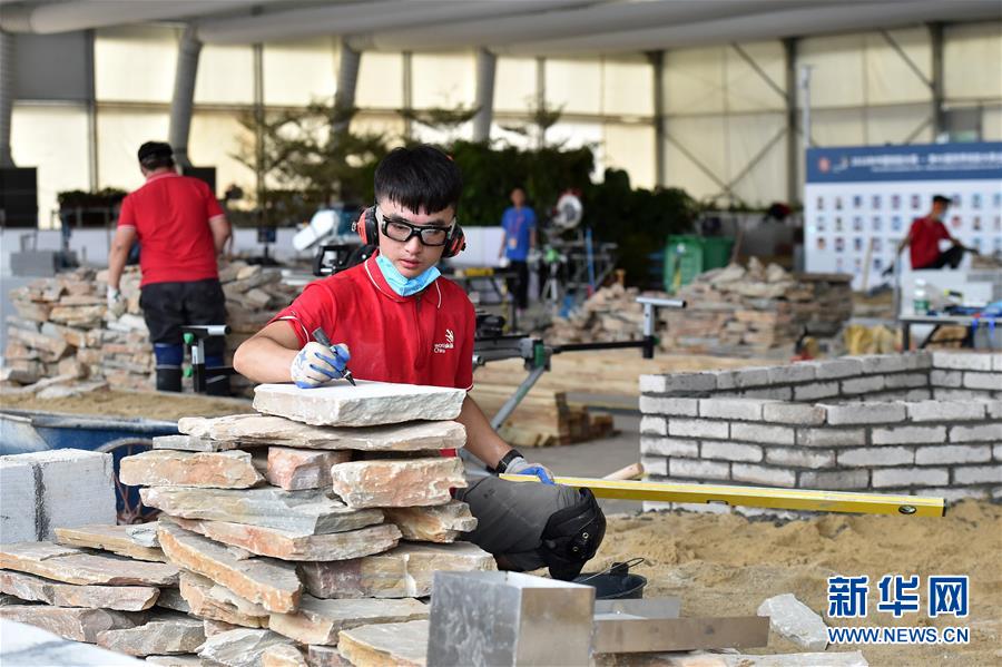 （新華全媒頭條·圖文互動）（2）上下合力，聚力破障，開辟“大國工匠”建設(shè)新格局