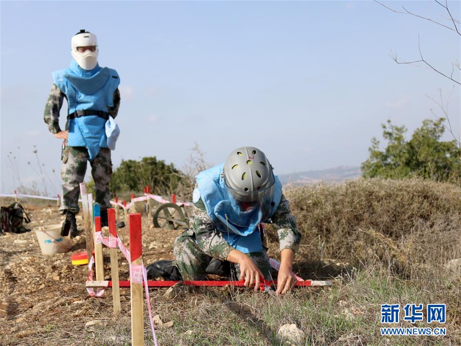 （新華全媒頭條·圖文互動）（12）沿著中國特色強軍之路闊步前進——黨中央、中央軍委領(lǐng)導(dǎo)推進國防和軍隊建設(shè)70年紀(jì)實