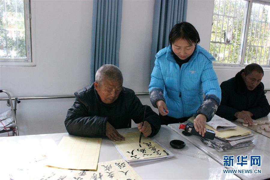 （在習(xí)近平新時(shí)代中國特色社會主義思想指引下——新時(shí)代新作為新篇章·總書記關(guān)切脫貧事·圖文互動(dòng)）（3）醫(yī)療扶貧，照亮貧困家庭的明天