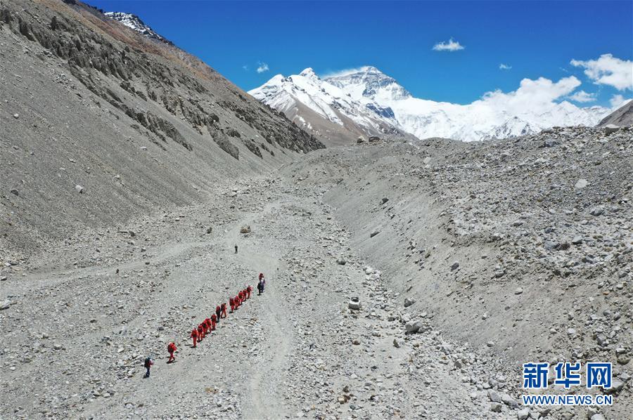 （2020珠峰高程測量）（3）有望22日登頂 測量登山隊再次向珠峰發(fā)起挑戰(zhàn)