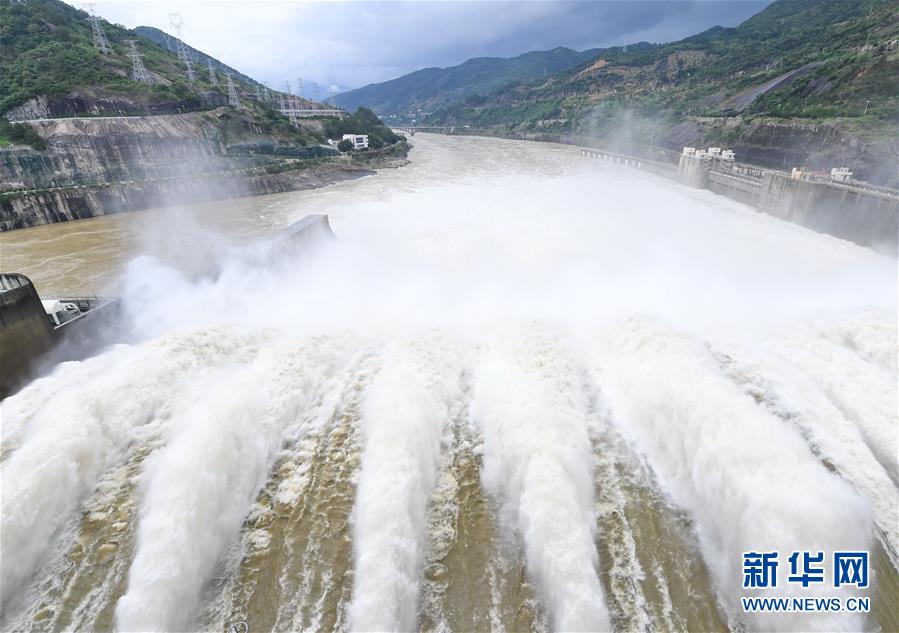 （社會(huì)）（4）福建水口水電站開閘泄洪