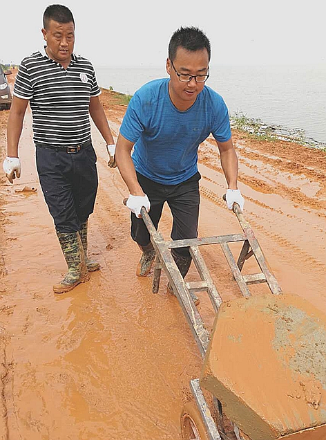 華能駐江西龍口村第一書記張玉 扶貧路上不落下一個貧困群眾