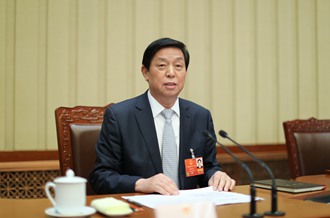 十三屆全國人大一次會議主席團(tuán)舉行第八次會議