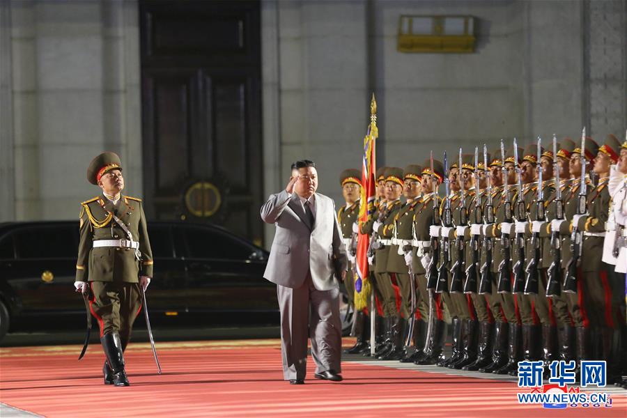 （新華網(wǎng)）朝鮮舉行閱兵式慶祝勞動(dòng)黨建黨75周年